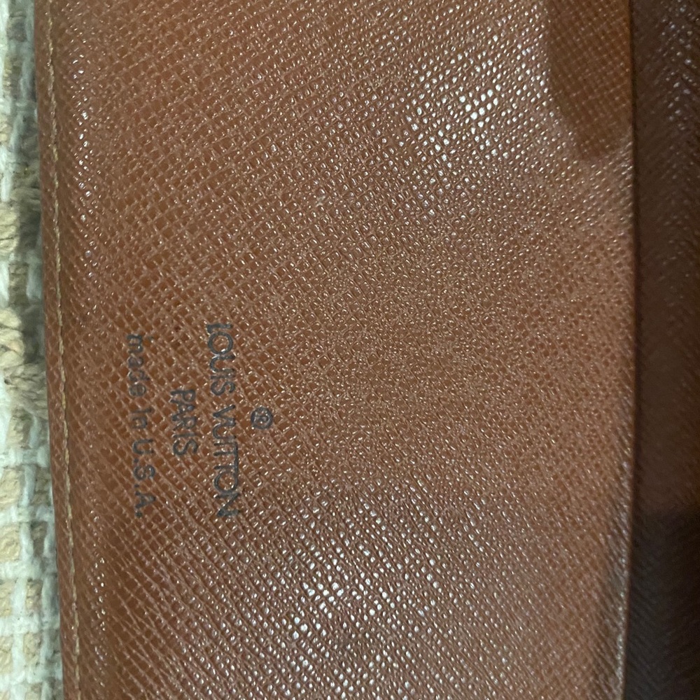 Louis Vuitton Checkbook wallet